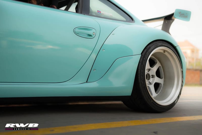 Bella fender detail